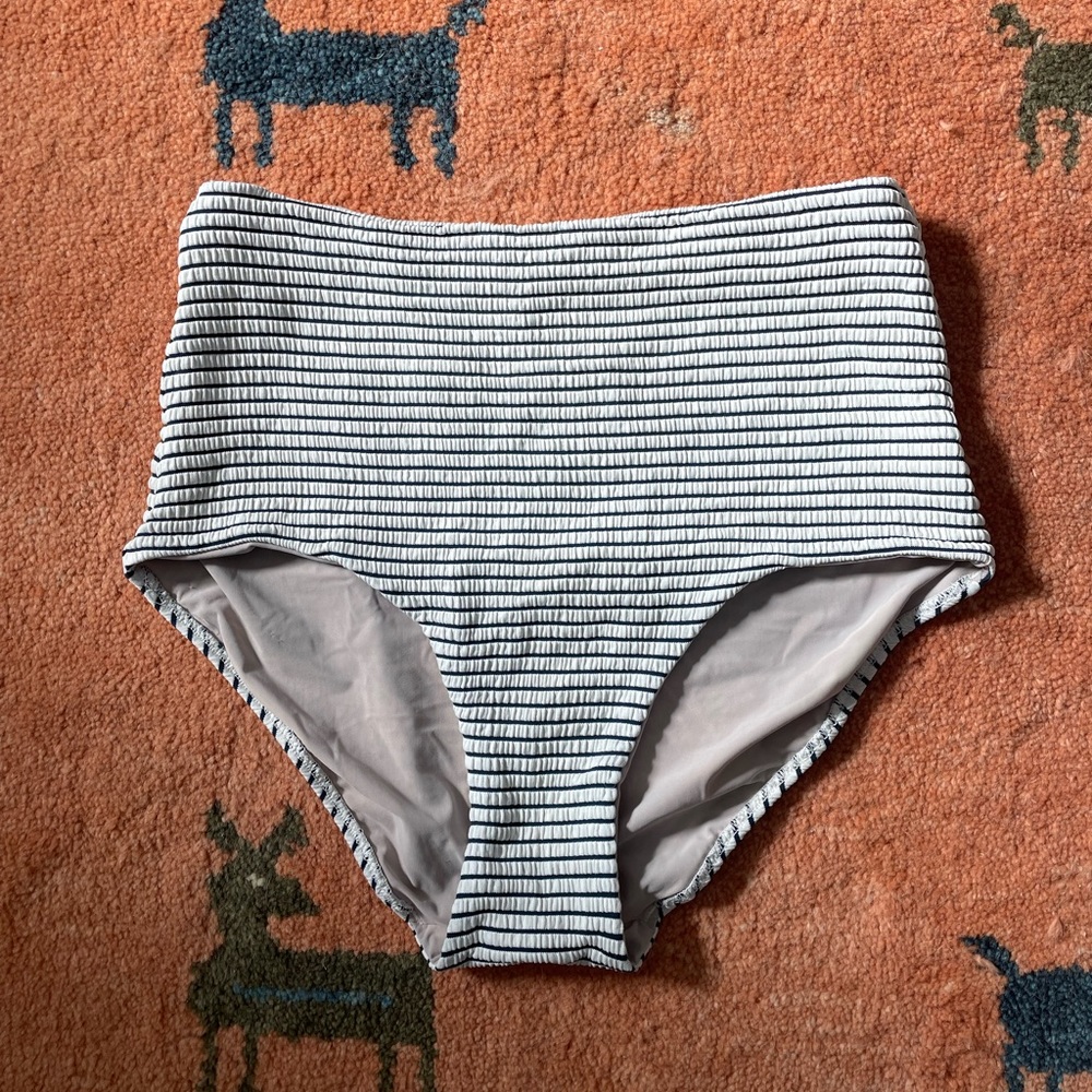 Lululemon Smocked Swim Bottom High-waisted Medium Coverage Size 6
